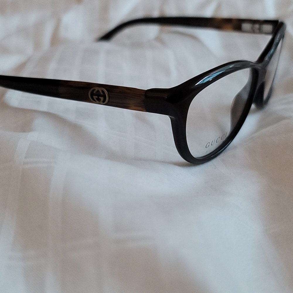Gucci Eyeglass Frame - Picture 5 of 6
